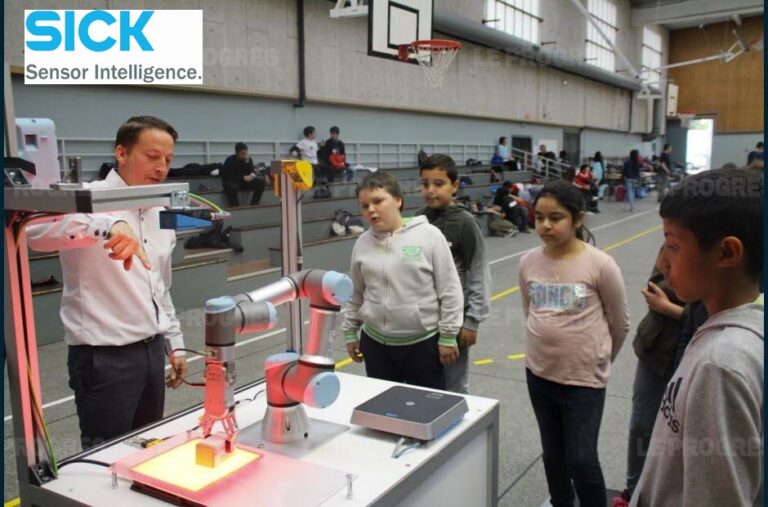 l-entreprise-sick-sensor-de-saint-priest-a-fait-le-choix-de-s-impliquer-concretement-aux-cotes-des-jeunes-engages-dans-roborave-larbi-djazouli-1559042310