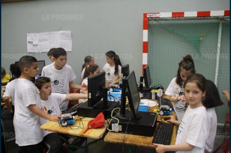 le-concours-roborave-s-adressait-a-tous-les-eleves-larbi-djazouli-1559042310