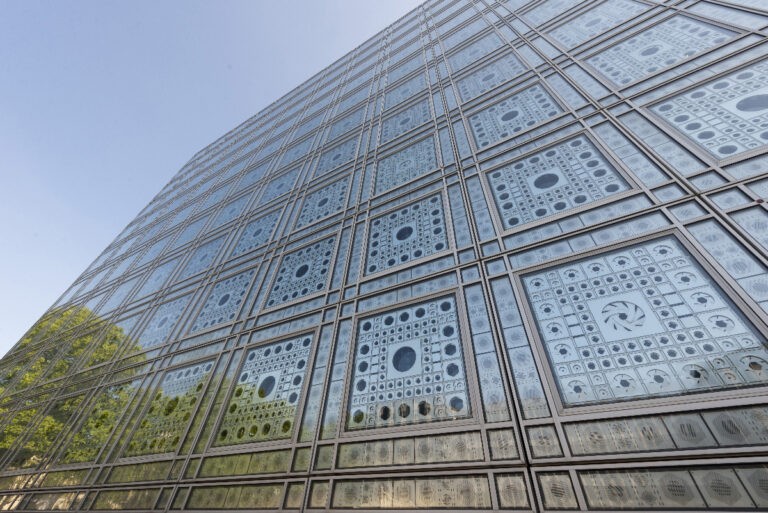 Institut-du-Monde-Arabe-IMA-Paris-France-Facade-Sud-Architectes-Jean-Nouvel-et-Architecture-Studio-Copyright-IMA-Thierry-Rambaud-1
