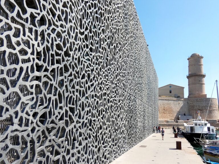 le-mucem-porte-dacces-sur-les-enjeux-et-traditions-de-la-mediterranee-2